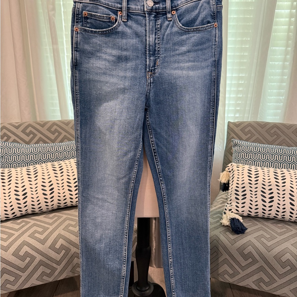 GAP Vintage Slim High Rise Blue Jeans, size 28